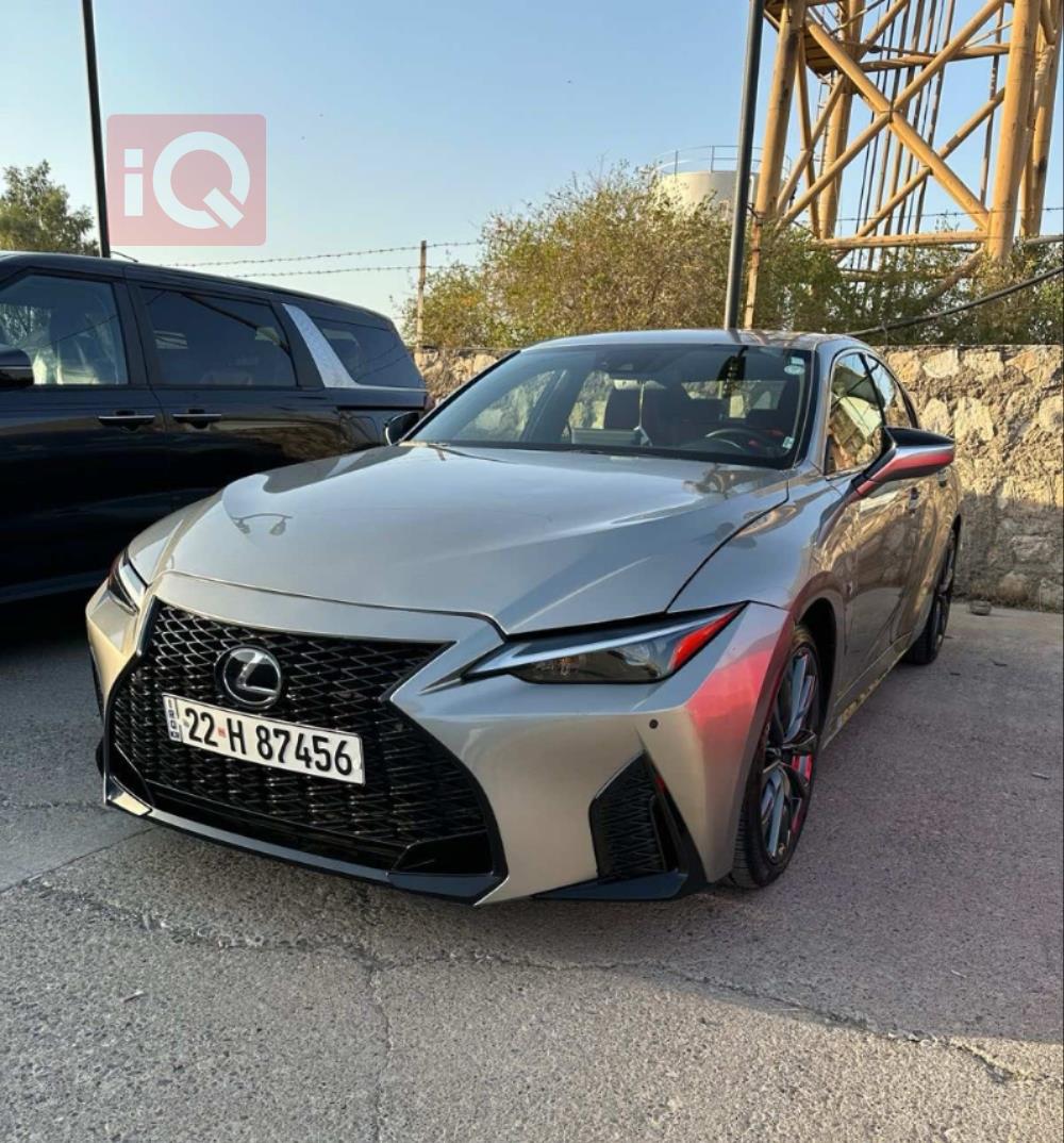 Lexus IS